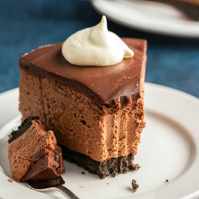 Keto Chocolate Cheesecake (5 ingredients!)